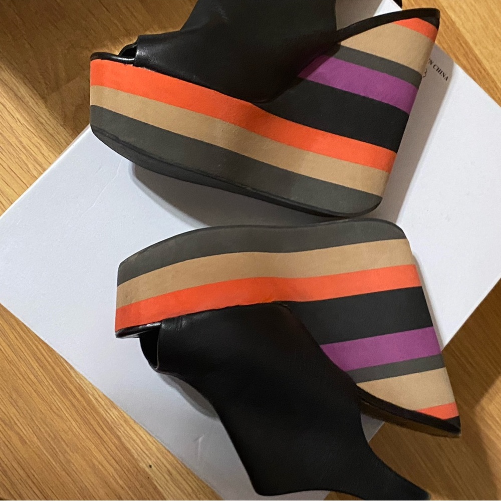 Steve Madden high wedge size 6 black